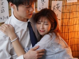 Xin đưa crush đang say rượu về nhà để trò chuyện thẳng thắn