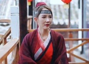 Nữ sinh ngây thơ bị kẻ lạ đưa lên giường