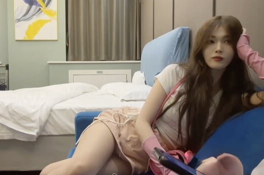 Gọi cave làm tình đám đông