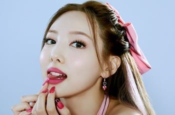 Nayeon TWICE bị bắt gặp đang làm tình với ông chủ giàu có