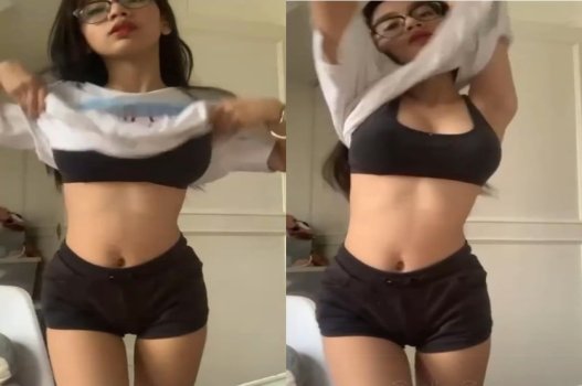 Bộ Ngực Cực To Của Cô Gái Việt Nam Quyến Rũ